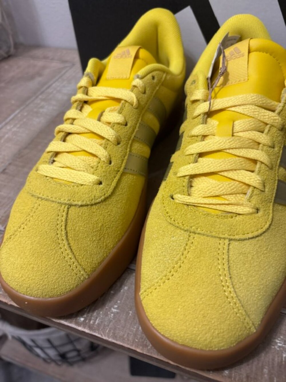 NEW Adidas VL Court 3.0 Sneakers Yellow Gold Metallic Women Multiple Sizes - Picture 2 of 6